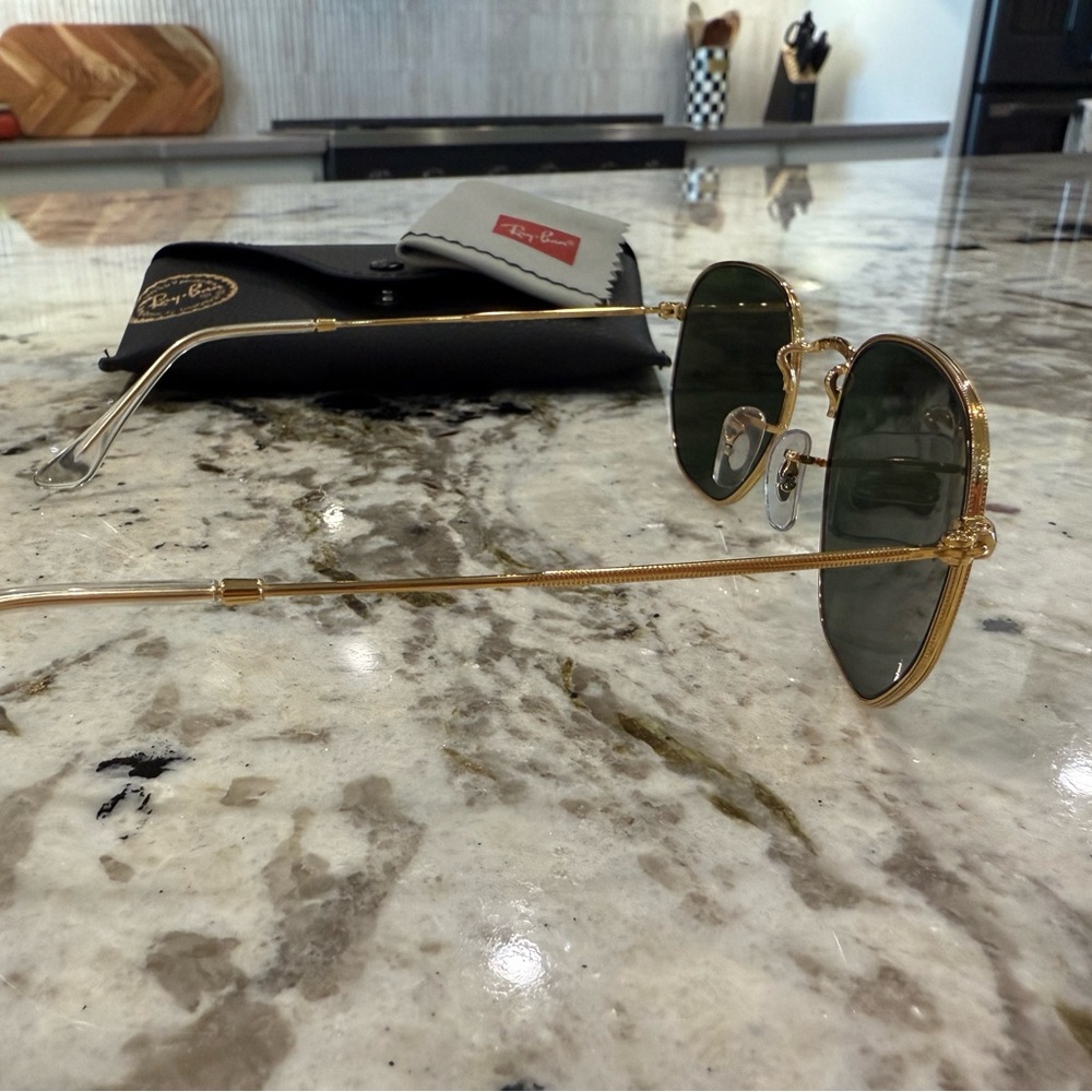 Brand New Never Worn Rayban Hexagonal Sunglasses. - image 4